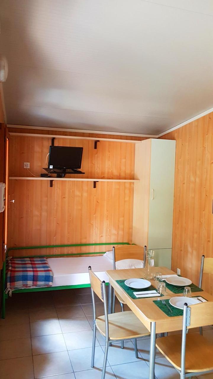 Camping Luna Hotel Marina di Massa Ngoại thất bức ảnh