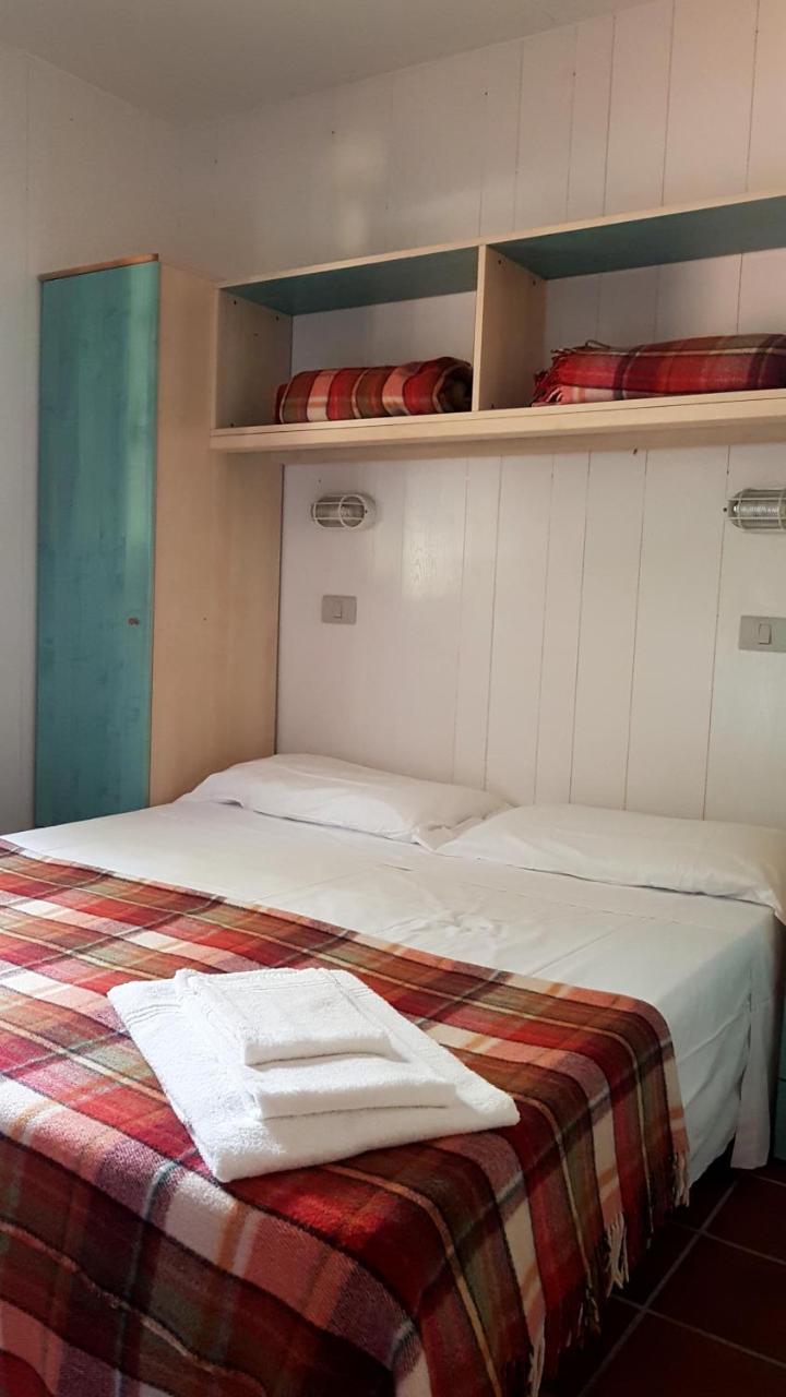 Camping Luna Hotel Marina di Massa Ngoại thất bức ảnh